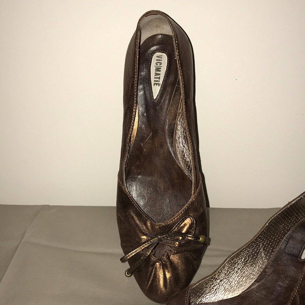 Shoes - Picture 2 of 2